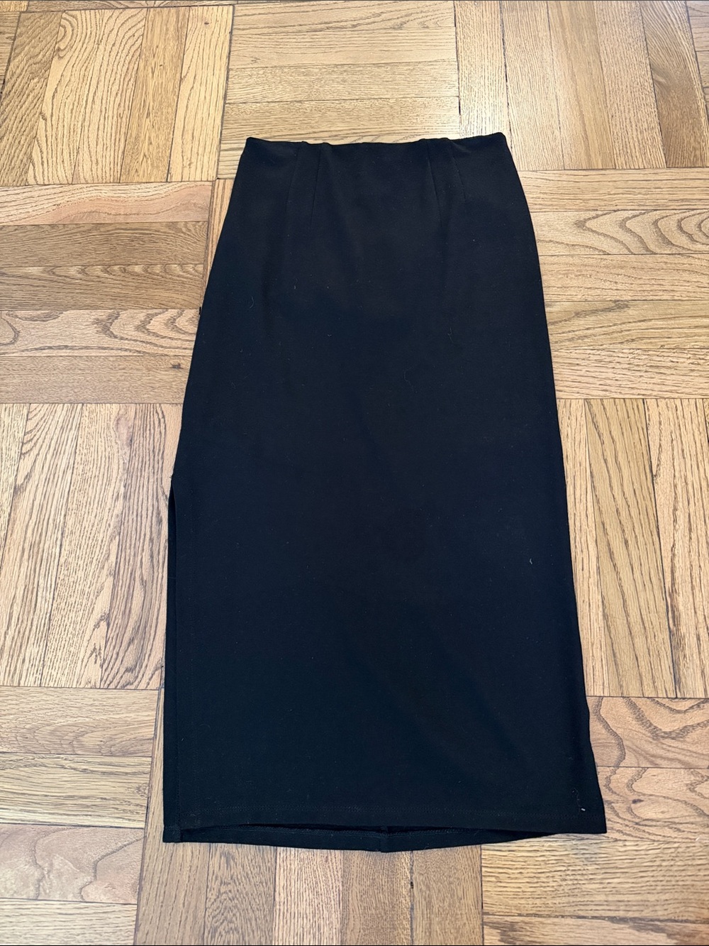 Alice + Olivia Black Midi Pencil Skirt